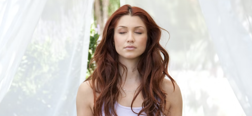 Kvinde Meditation Sidder rektangulær